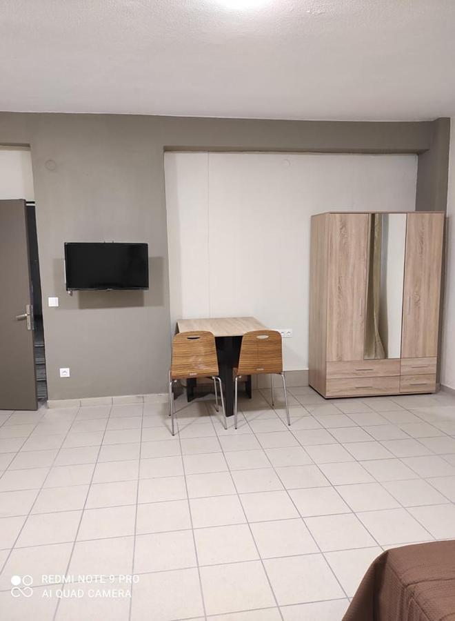 Ladadika New 2