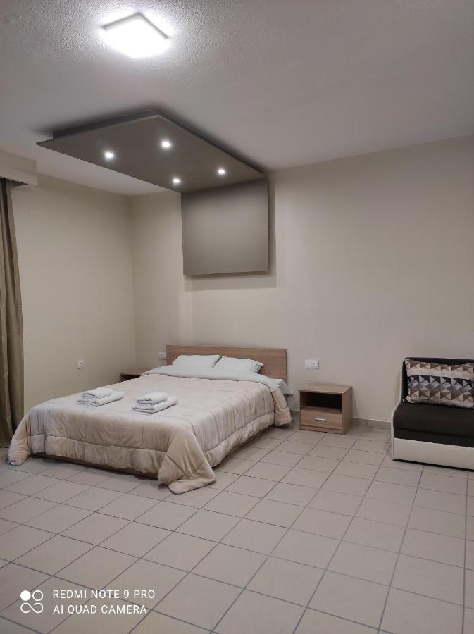 Ladadika New 2 *
