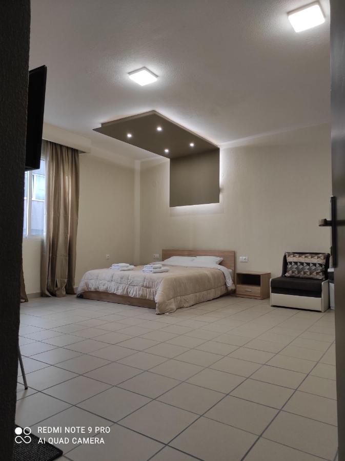 Ladadika New 2 *